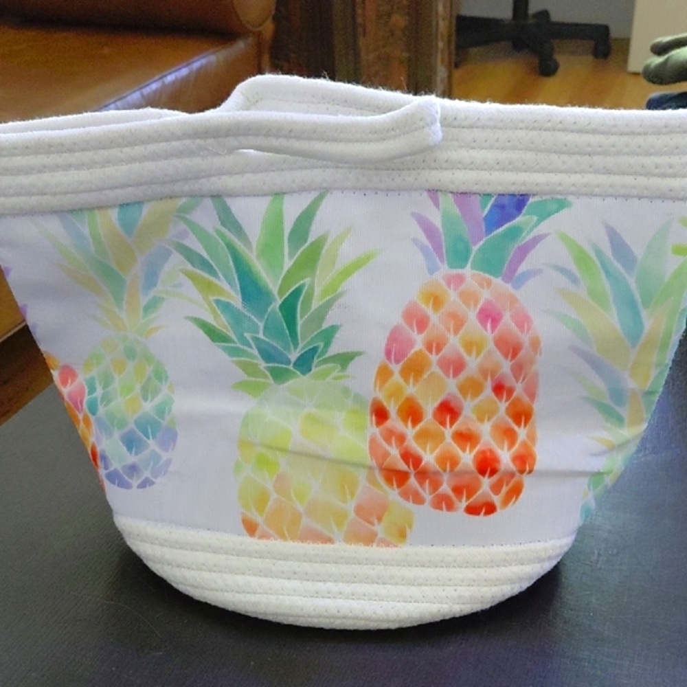 ISLAND PLANTATIONS Pineapple Tote